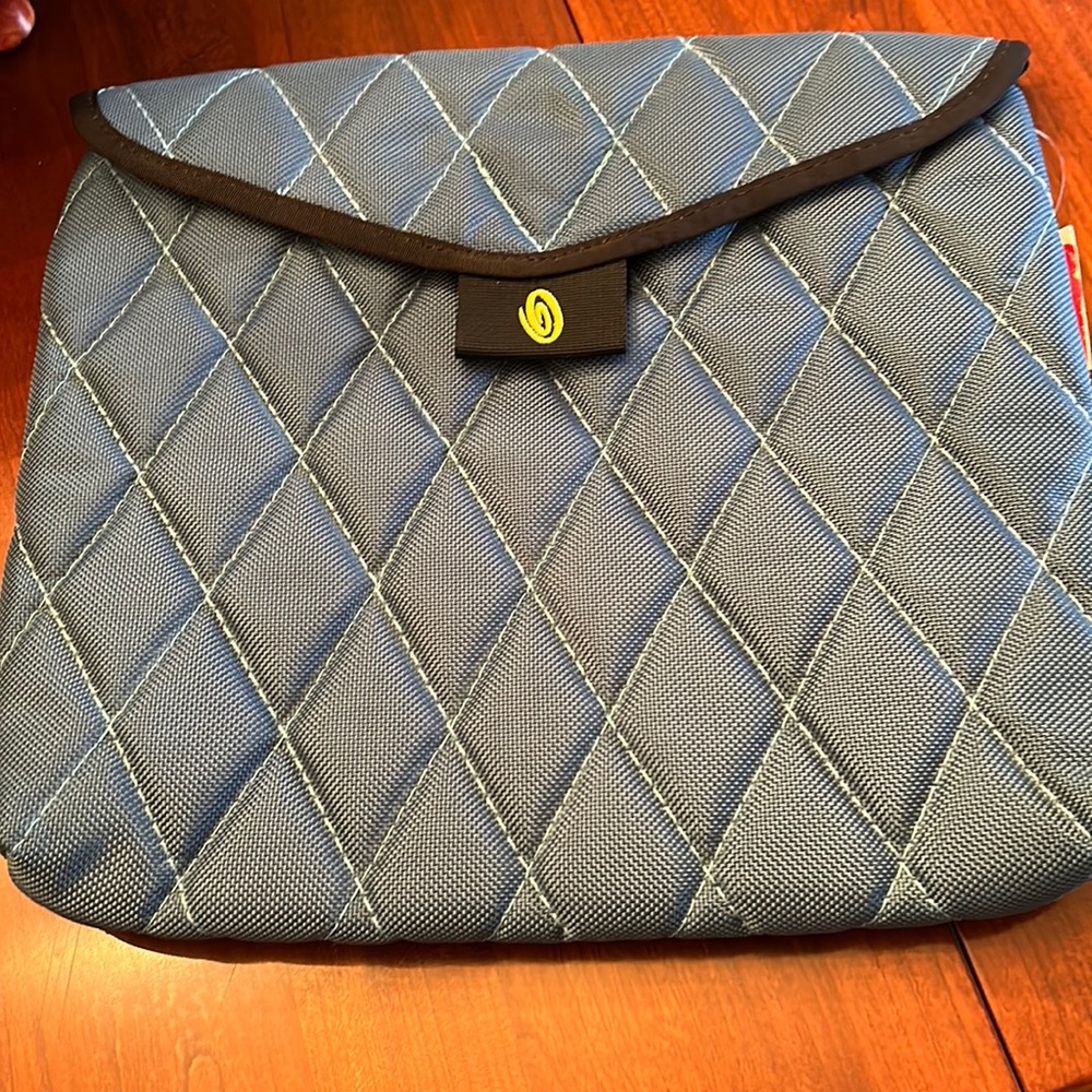 NWT Timbuk2 blue quilted laptop sleeve XS